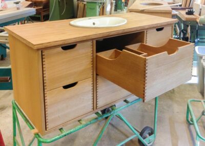 Badeværelsesmøbel i eg og bambus - Design Carl Schneider